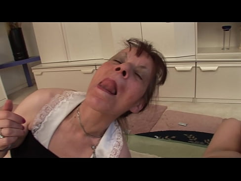 ❤️ Twee oma's en een opa hebben een triootje ️❌ Beautiful porno at us ❌