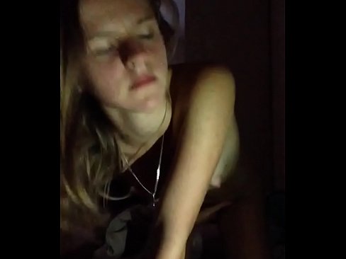❤️ Een meisje masturbeert en komt klaar ️❌ Beautiful porno at us ❌