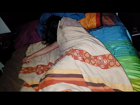 ❤️ Stiefzoon die zijn jonge stiefmoeder berispt terwijl ze slaapt. ️❌ Beautiful porno at us ❌